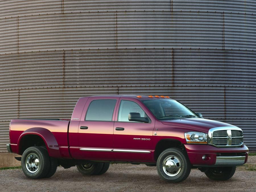  Dodge Ram 3500 Mega Cab 2006 года  (фото 9 из 13)